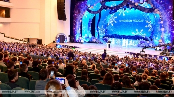 Лукашенко рассказал о новогодних традициях суверенной Беларуси и предложил завести еще одну