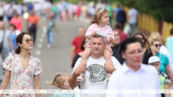 Увеличение пособий и усиление поддержки семей с детьми. 

Лукашенко подписал закон